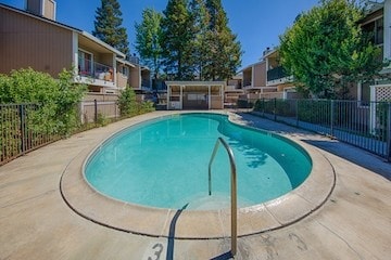 Building Photo - Glencole Apartments