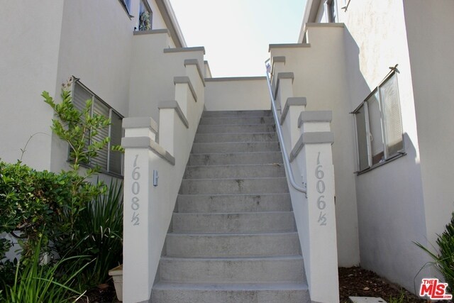 Foto del edificio - 1606 S Bundy Dr