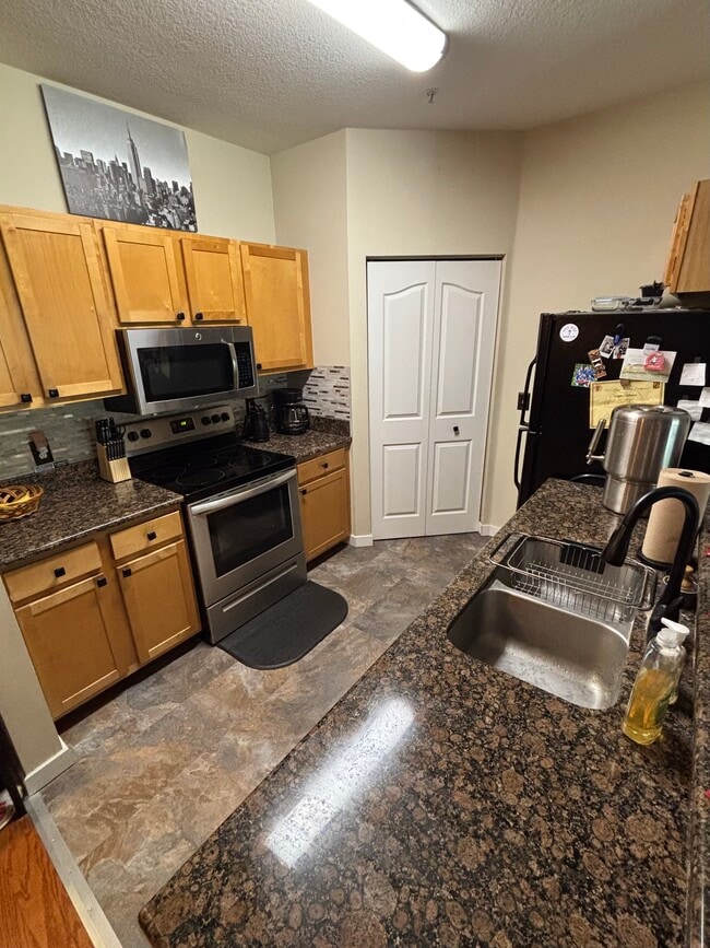 Building Photo - 4207 S Dale Mabry Hwy