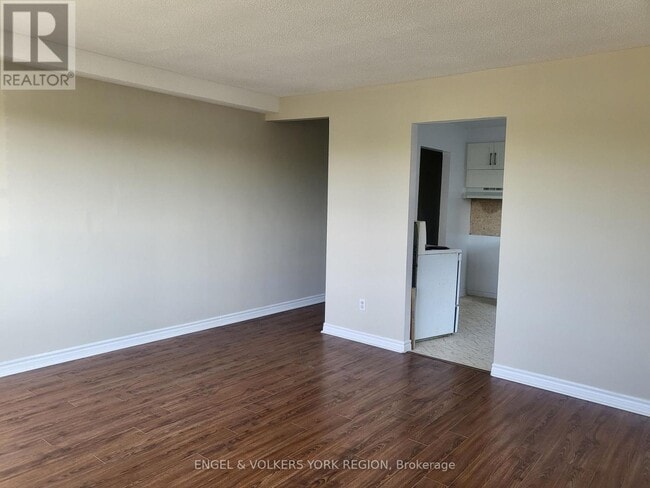 Building Photo - 109 Gowan St