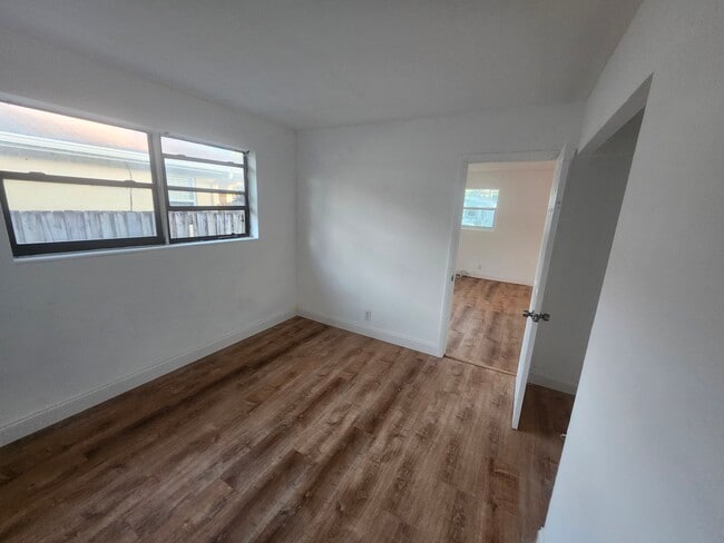 Foto del edificio - 732 NW 5th Ct