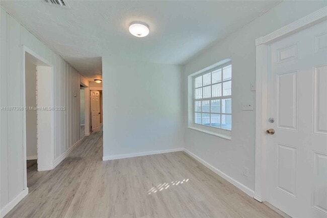 Foto del edificio - 6130 SW 32nd St