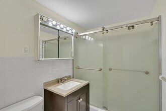 Building Photo - 8 Whittier Pl