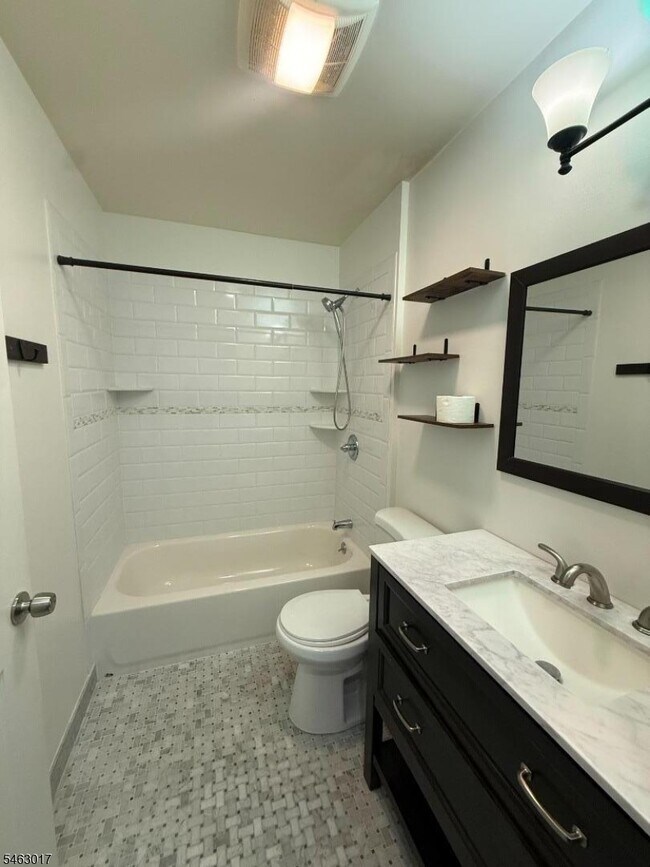 Foto del edificio - 3413 Winder Dr
