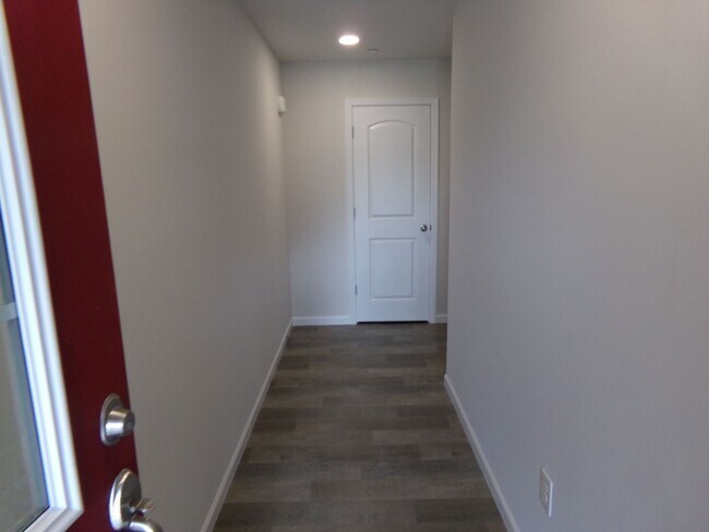 Foto del edificio - 3 bedroom, 2.5 Bathroom Townhouse in Gray's Pointe Neighborhood