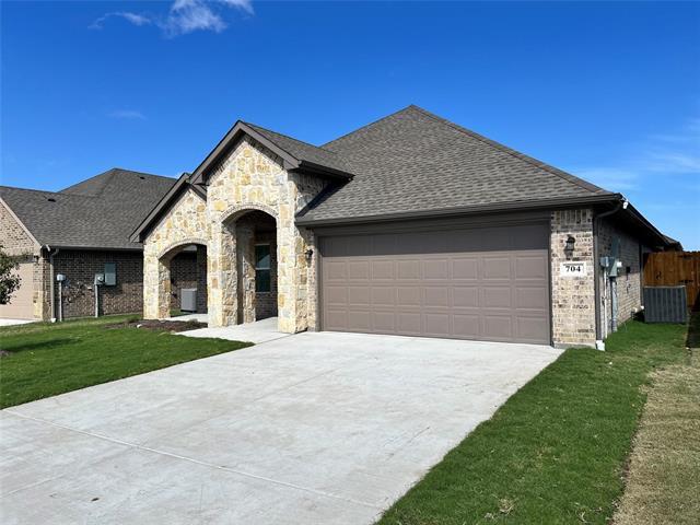 Building Photo - 704 Greyson Ln