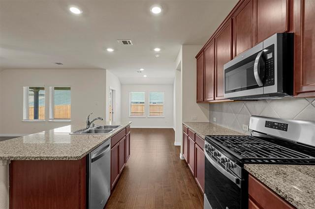 Foto del edificio - 3412 Riverlawn Dr