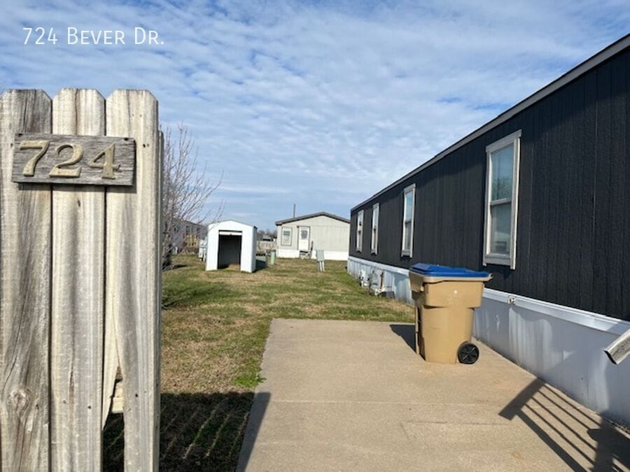 Foto principal - 724 W Bever Dr