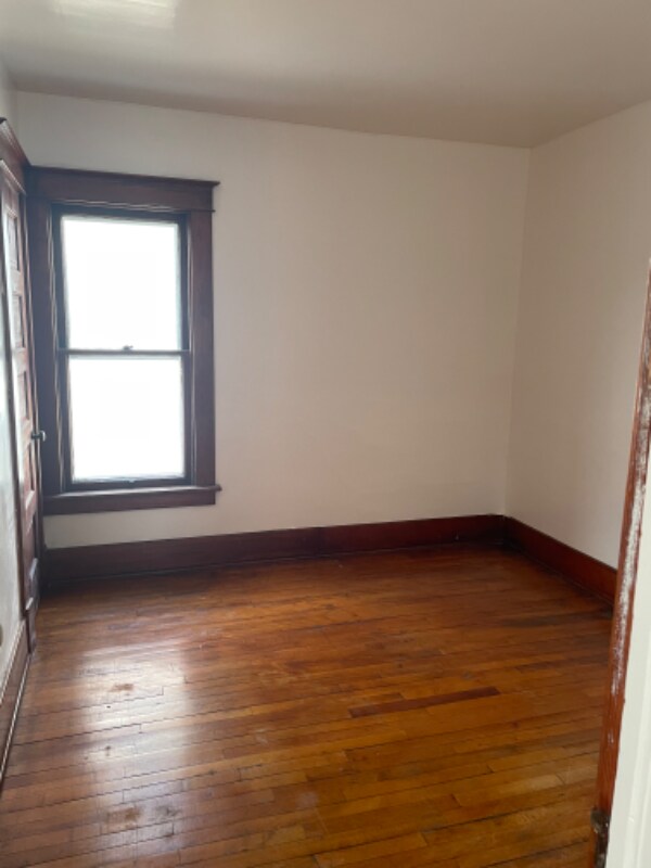 Building Photo - 32 Romeyn Ave