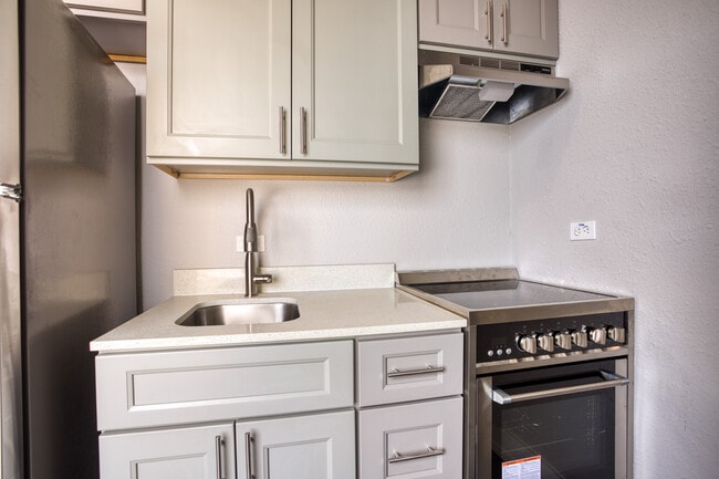 Building Photo - North Water