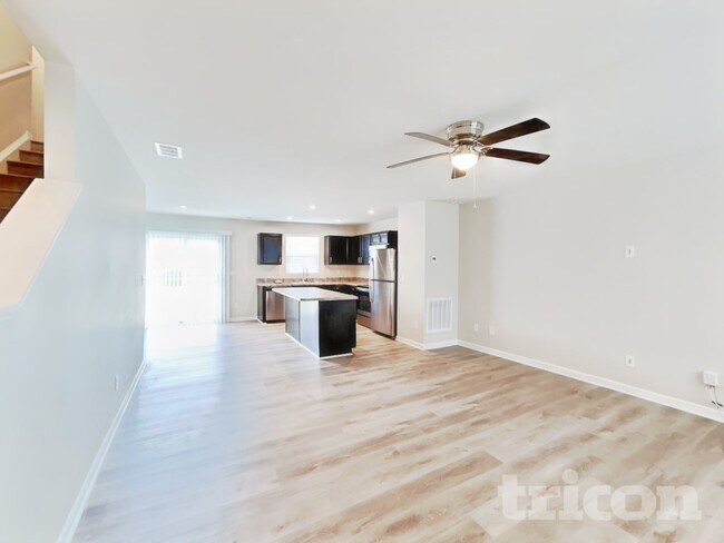 Foto del edificio - 2424 Solomon Ln