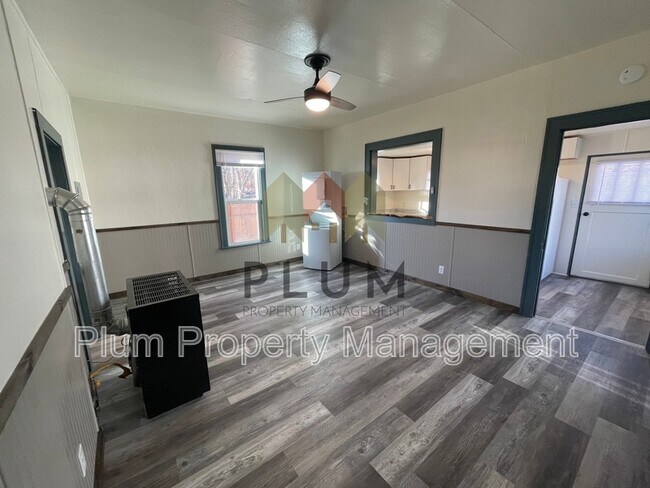 Building Photo - 1505 Sherwood St
