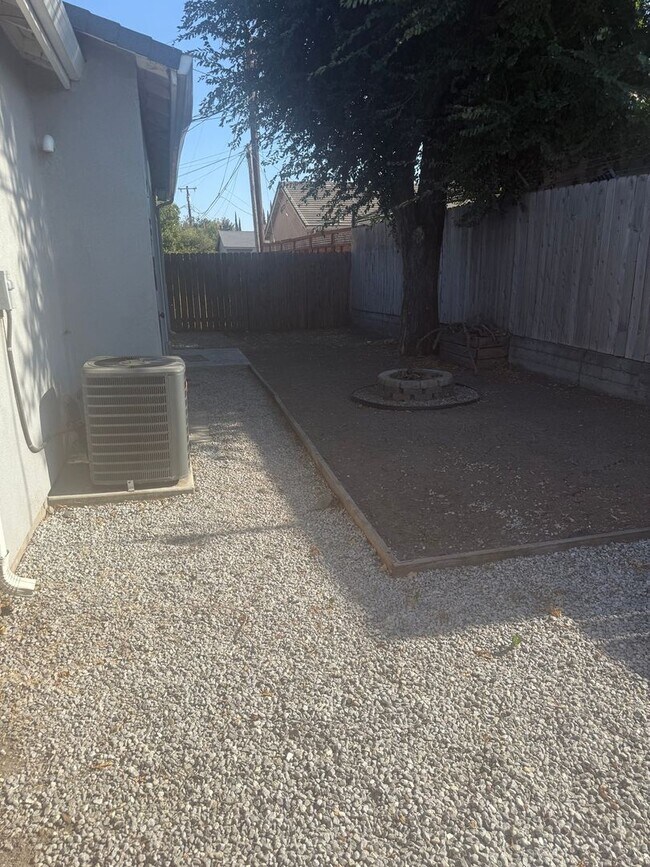 Foto del edificio - Charming 3BR House in Stockton