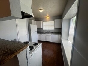 Building Photo - 22109 Diane Dr