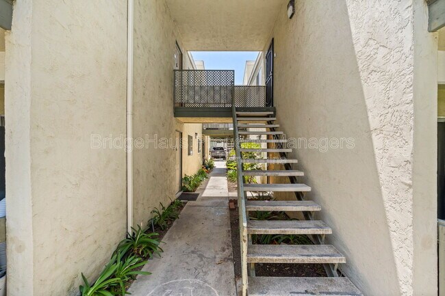 Foto del edificio - 830 W Lincoln Ave