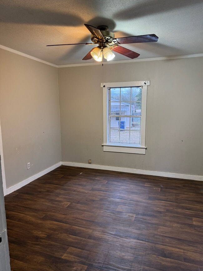 Building Photo - 131 W 10th St