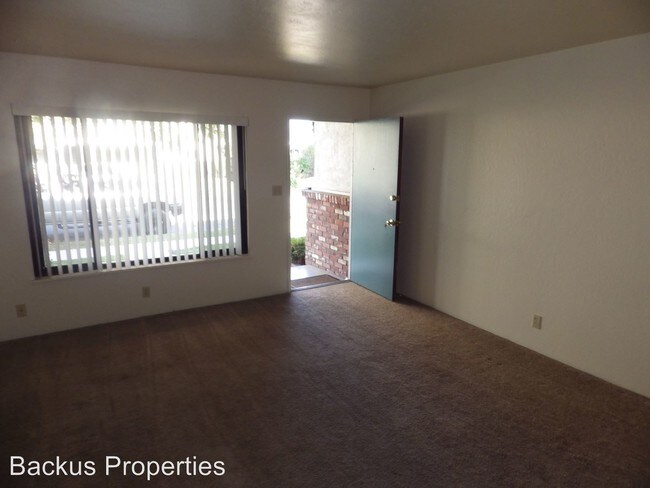 Building Photo - 2 br, 1 bath House - 797 W. Acacia St.