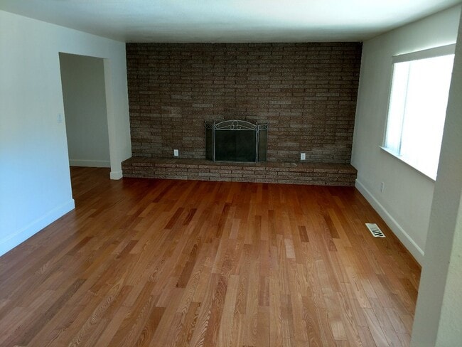 Building Photo - 2192 Denevi Drive