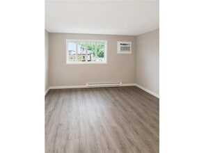 Building Photo - 800 Hackberry Dr