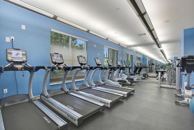 Building Photo - 700 E Boynton Beach Blvd