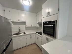 Building Photo - 10205 Pinewood Ave