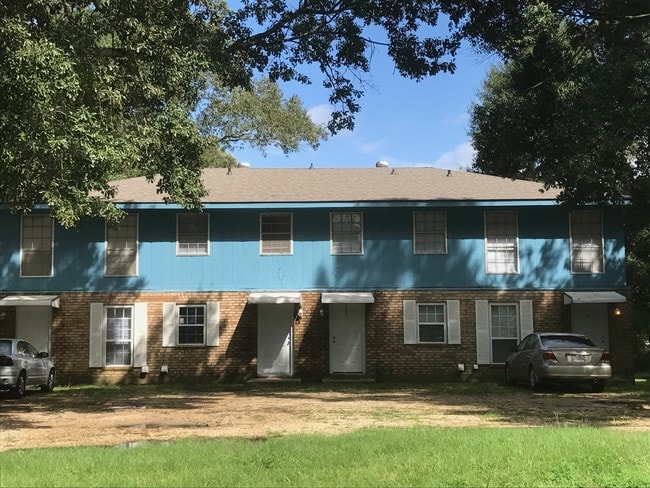 Building Photo - 44051 Stein Rd