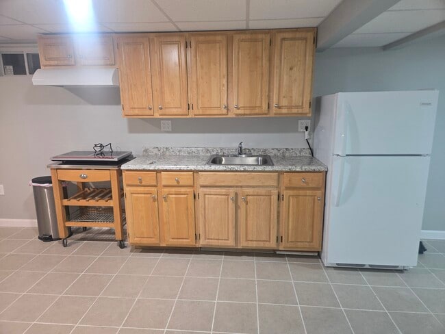 Building Photo - 1073 Main St