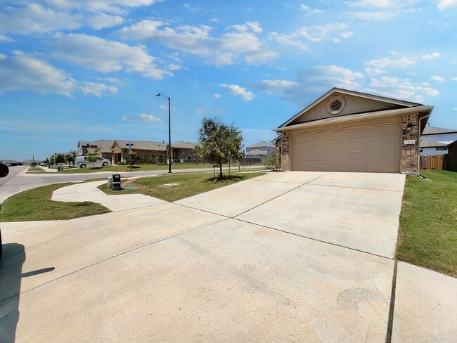 Building Photo - 1308 Fairhaven Gtwy