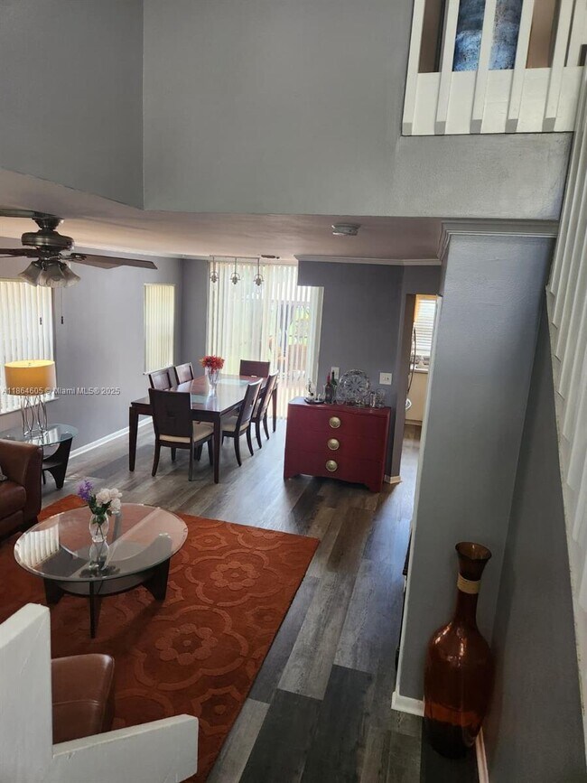Foto del edificio - 10670 NW 12th Dr