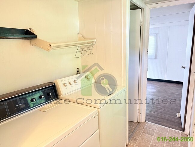 Building Photo - 3337 Wesler Dr