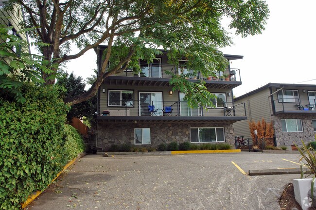 Building Photo - Sacramento Heights Condominium