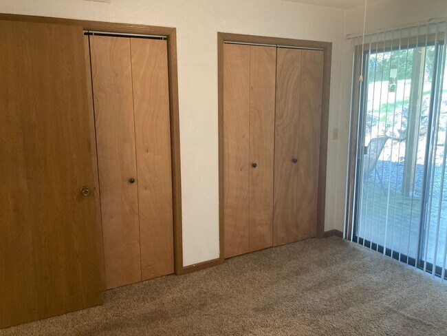 Foto del edificio - 1 Bedroom 1 Bath Ground Floor Apartment wi...