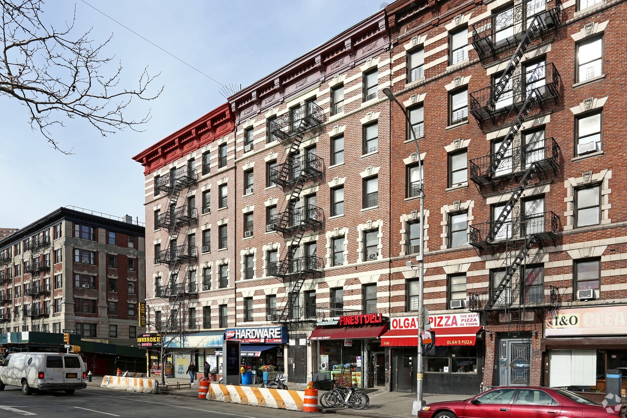 Building Photo - 3405 Broadway