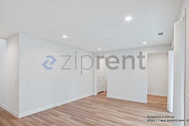 Building Photo - 4203 Randa Wy