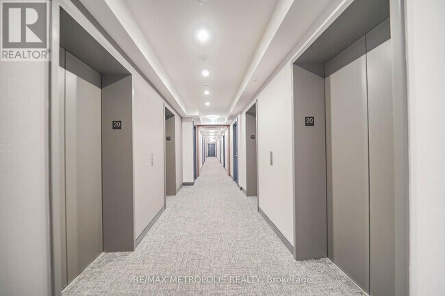 Photo du bâtiment - 2545-2545 Simcoe St N
