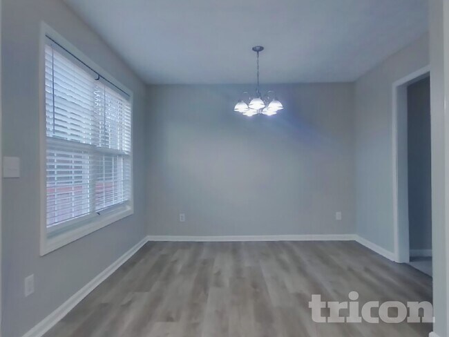 Foto del edificio - 217 White Pine Ln