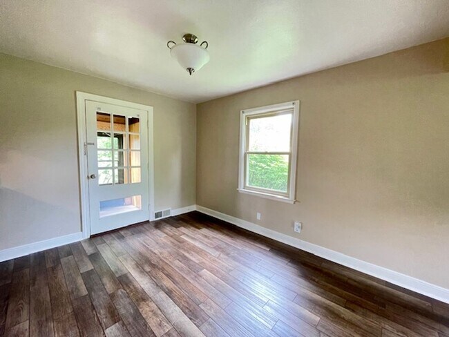 Foto del edificio - WOODLAND - Exceptional 2 Bedroom Available!