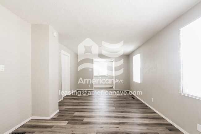 Building Photo - 1525 Lawton Ave