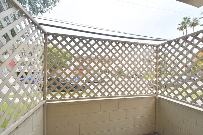 Building Photo - 10843 Kling St