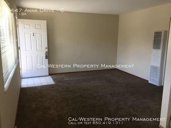 Building Photo - 2447 Anna Dr