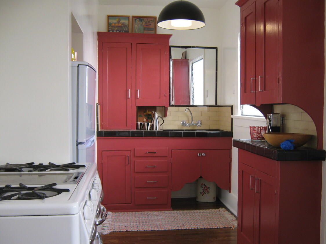 Primary Photo - 626 N Virgil Ave