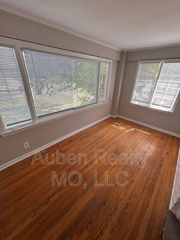 Foto del edificio - 5424 Harrison St