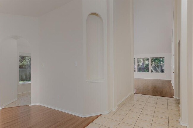 Building Photo - 143 S Abram Cir