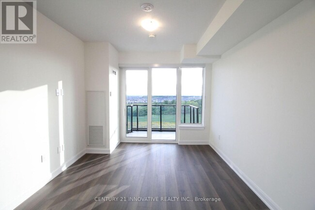 Photo du bâtiment - 3200-3200 William Coltson Ave