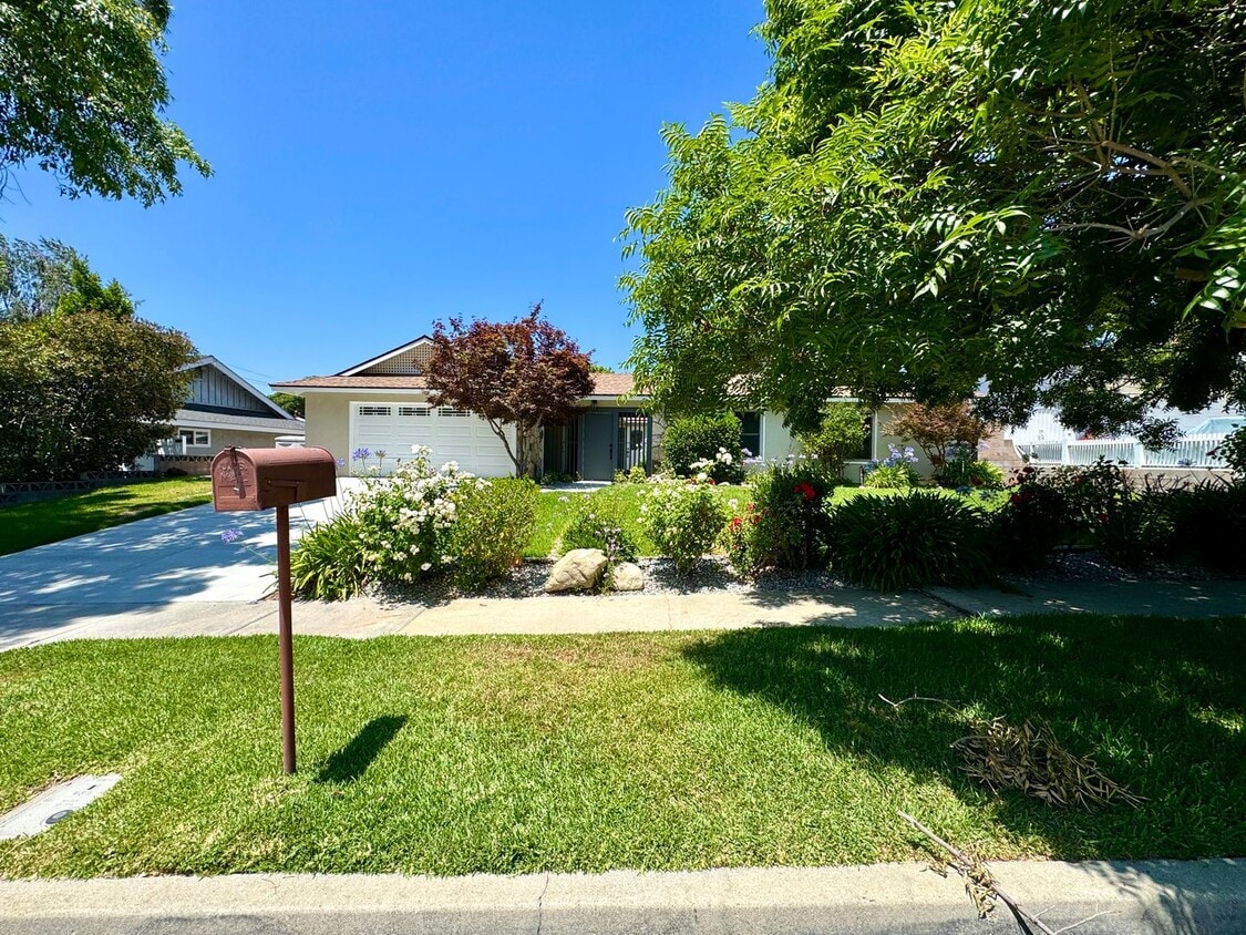 Primary Photo - Luxury Living Redefined – Fully Renovated ...