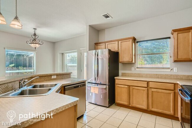 Foto del edificio - 4 br, 3 bath House - 1901 Francis Ct UNIT