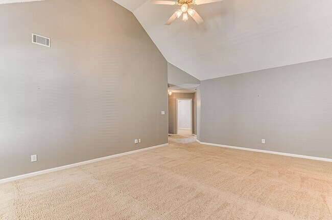 Building Photo - 490 Connemara Trail