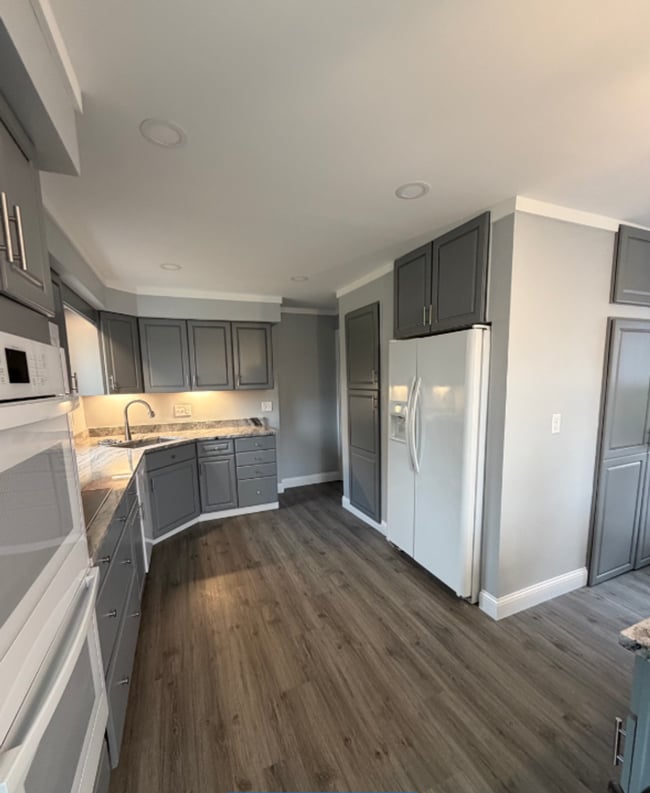 Building Photo - 148 Russells Mills Rd