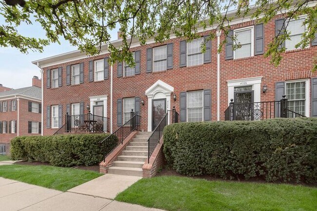 Building Photo - 2 Bedroom Townhome in Sycamore Springs