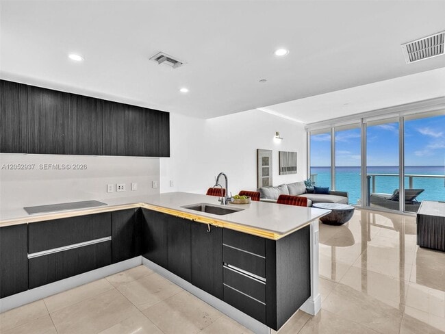 Building Photo - 17001 Collins Ave